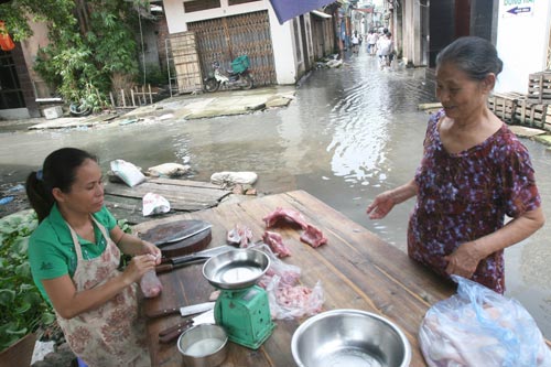 l&agrave;ng[-]kh&ocirc;ng[-]mưa[-]cũng[-]lụt